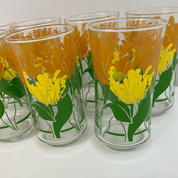 Vintage 5-1/4" Drinking Glass Tumblers w Yellow Orange Flowers Unknown Maker - Picture 3 of 6
